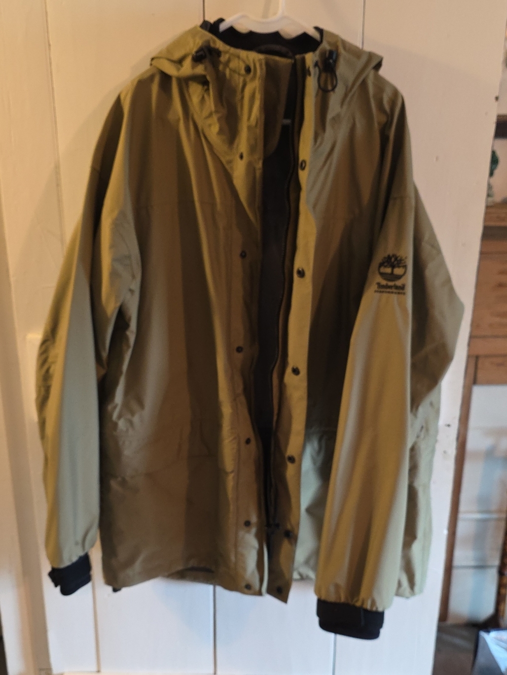 Timberland Men's Hooded GORE TEX Raincoat in Olive